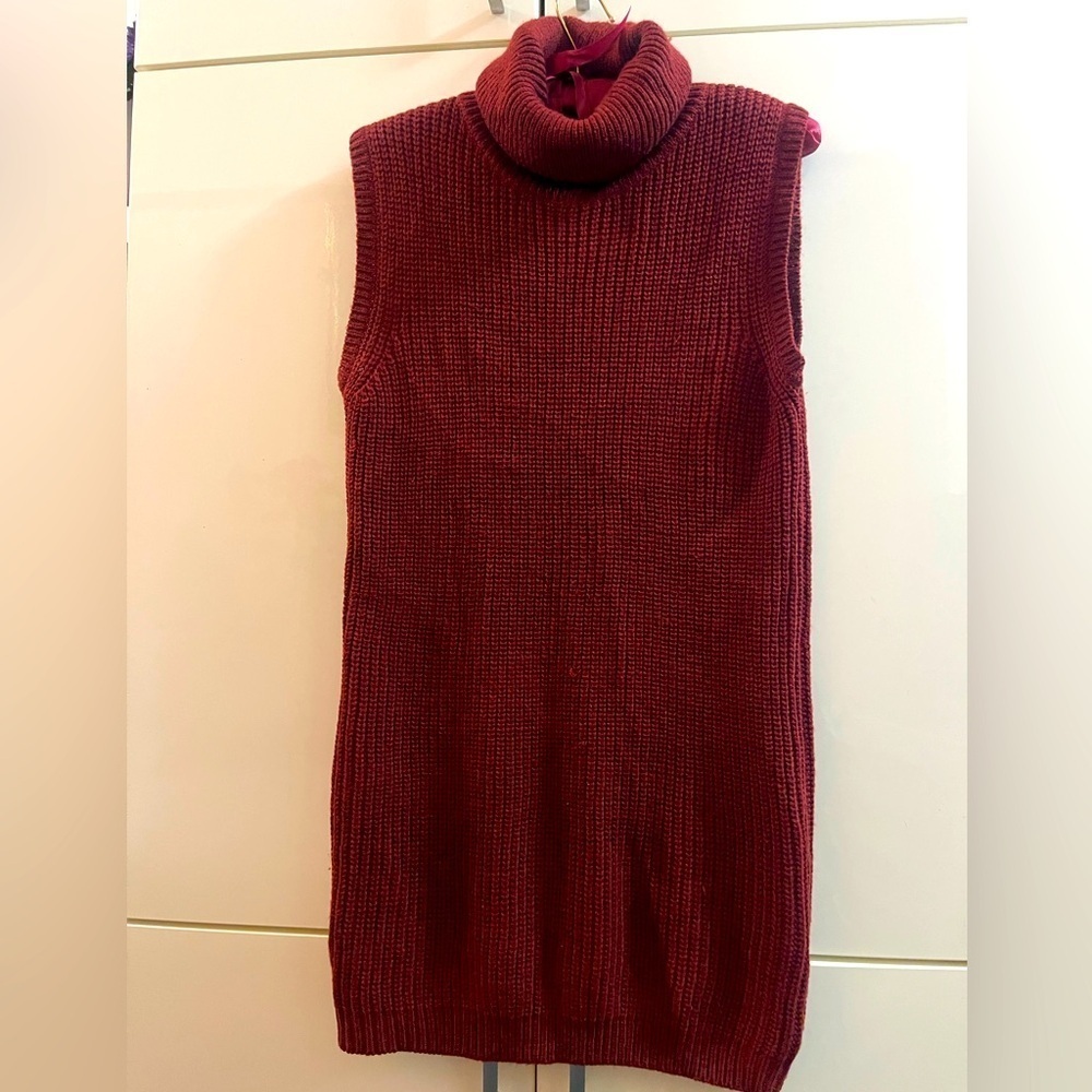 Forever 21 Womens Size S Burgundy Turtleneck Sleeveless Tunic Sweater...